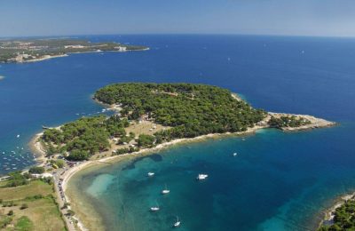 Valovine beach Pula 2