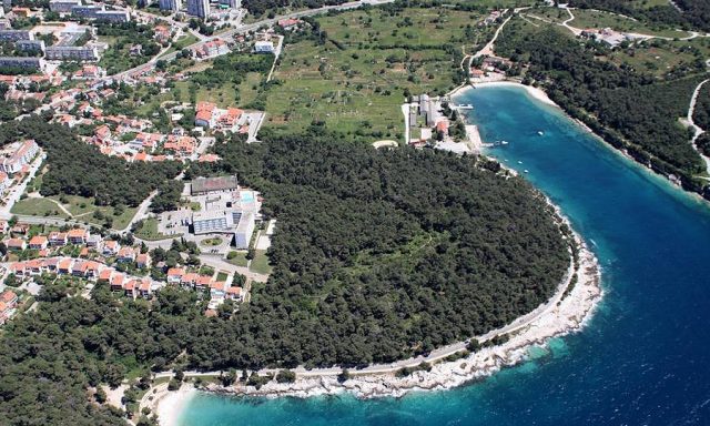 Gortan Cove Beach Pula
