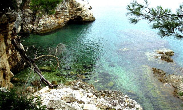 Seagull’s Rocks beach – “Galebove stijene” Pula