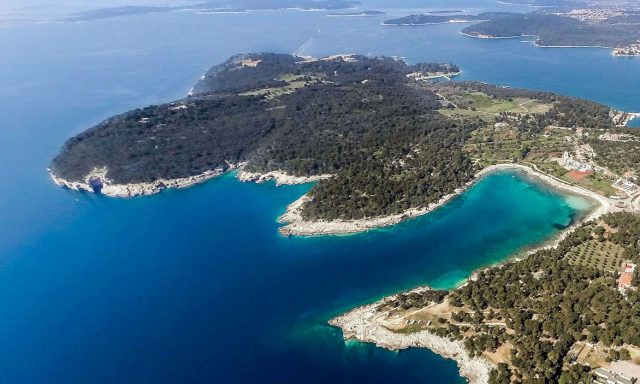 Valovine beach Pula