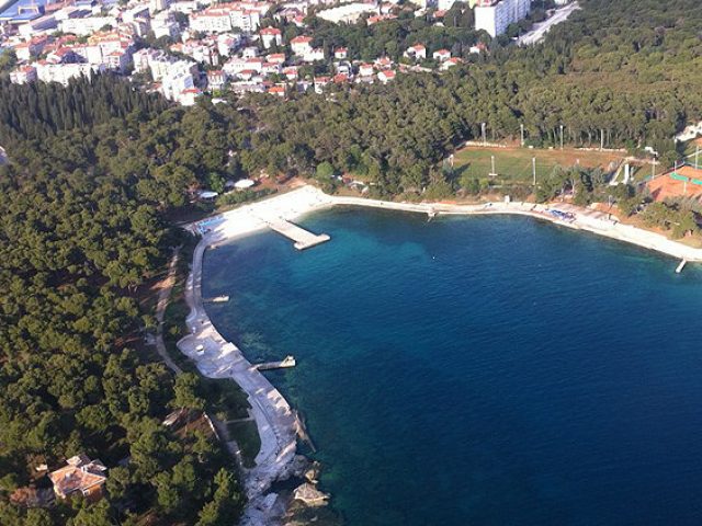 Valkane beach Pula