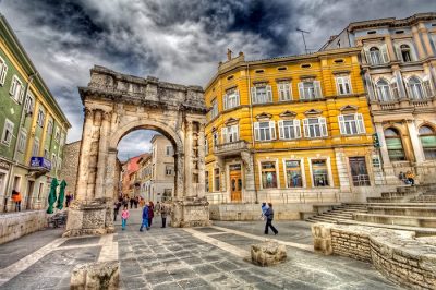 The Arch of the Sergii Pula 2