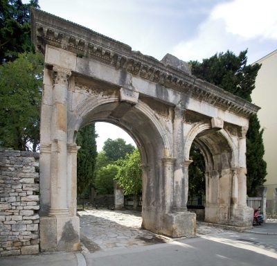 The Twin gates of Pula 1