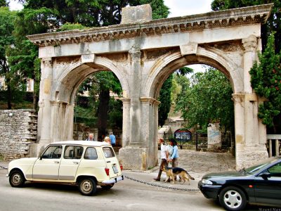 The Twin gates of Pula 2